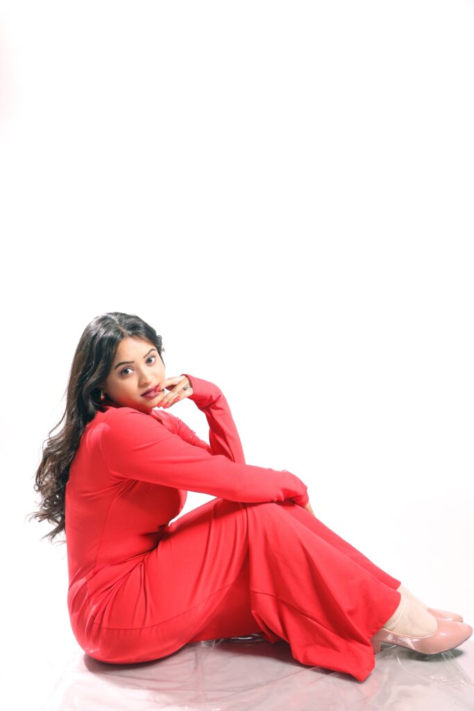 20250430135157586 683x1024