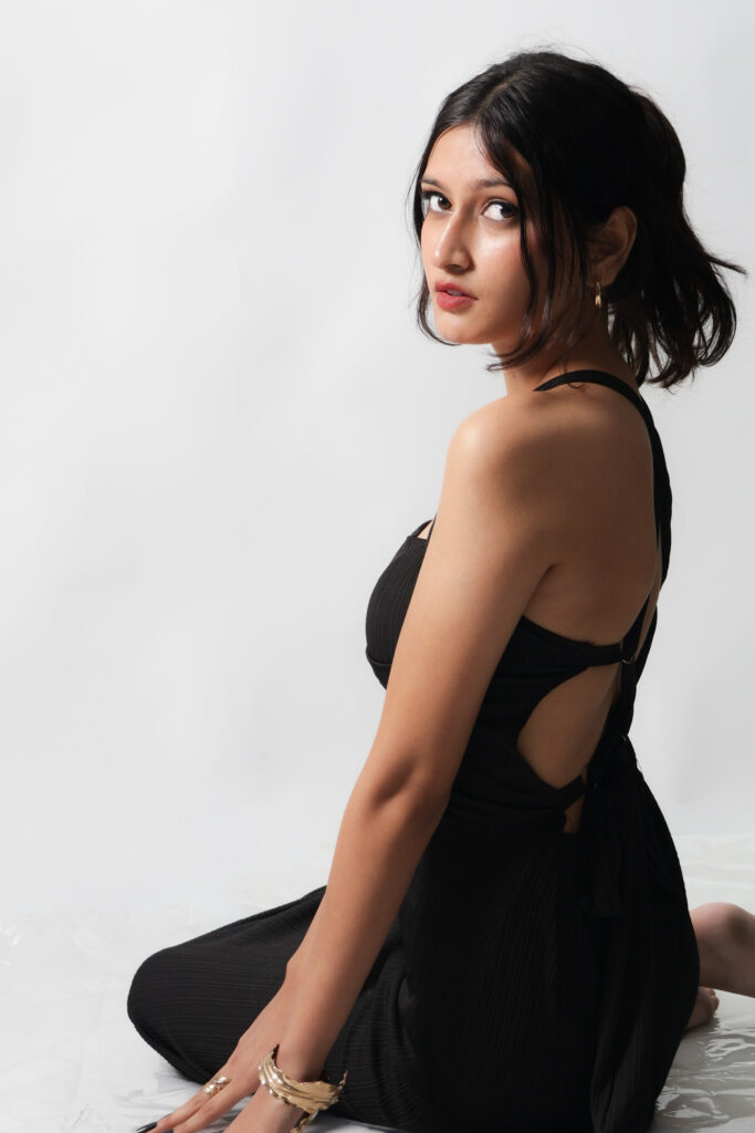 20251201163349228 683x1024